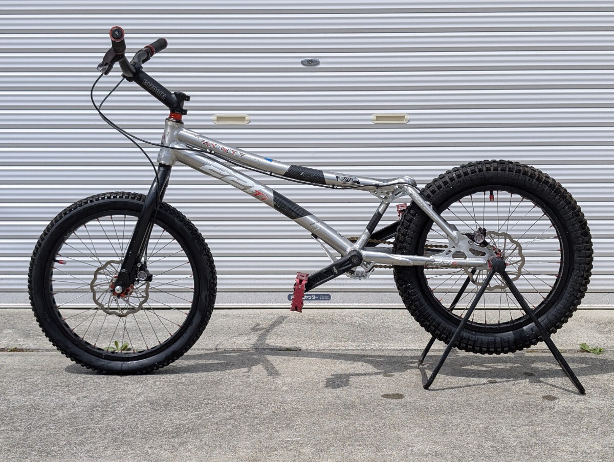 中古】☆希少 中古美品 MONTY 218Kamel J 普段使い出来る トライアル