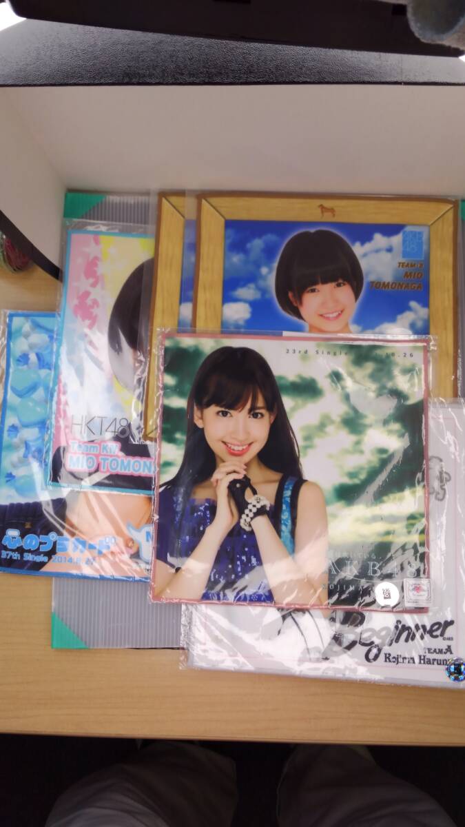 新品】限定 未開封 絆Tシャツ にゃんあつ(小嶋陽菜・前田敦子)ホワイト