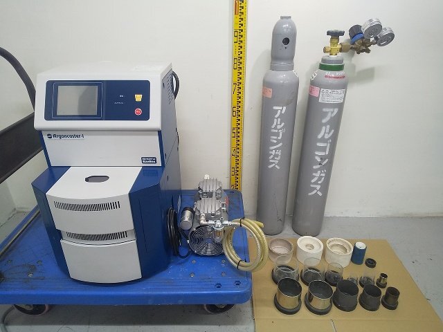 松風 高周波鋳造器 アルゴンキャスターAE SAC-AE & 真空ポンプ200 松風 高周波鋳造器 アルゴンキャスターAE SAC-AE & 真空ポンプ200