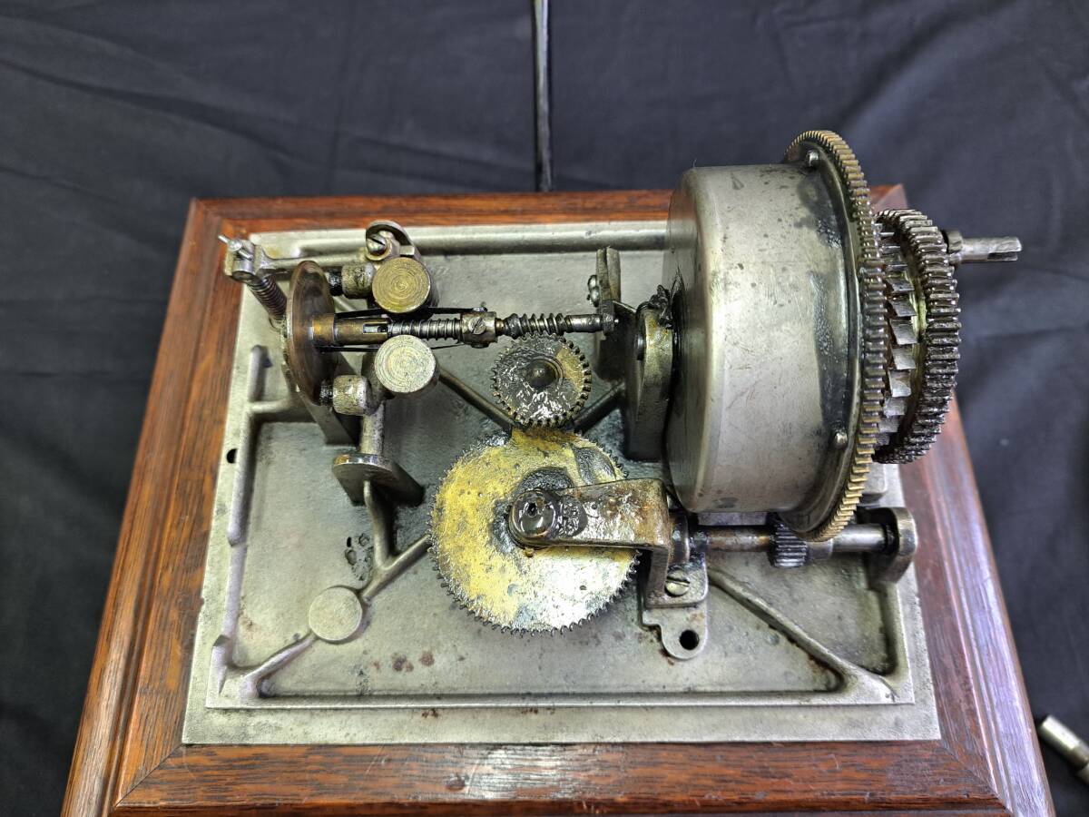 アンティーク蓄音機型CDプレイヤー AM/FMラジオ PHONOGRAPH 蓄音機型 CDプレーヤー ラジオ動作確認済み