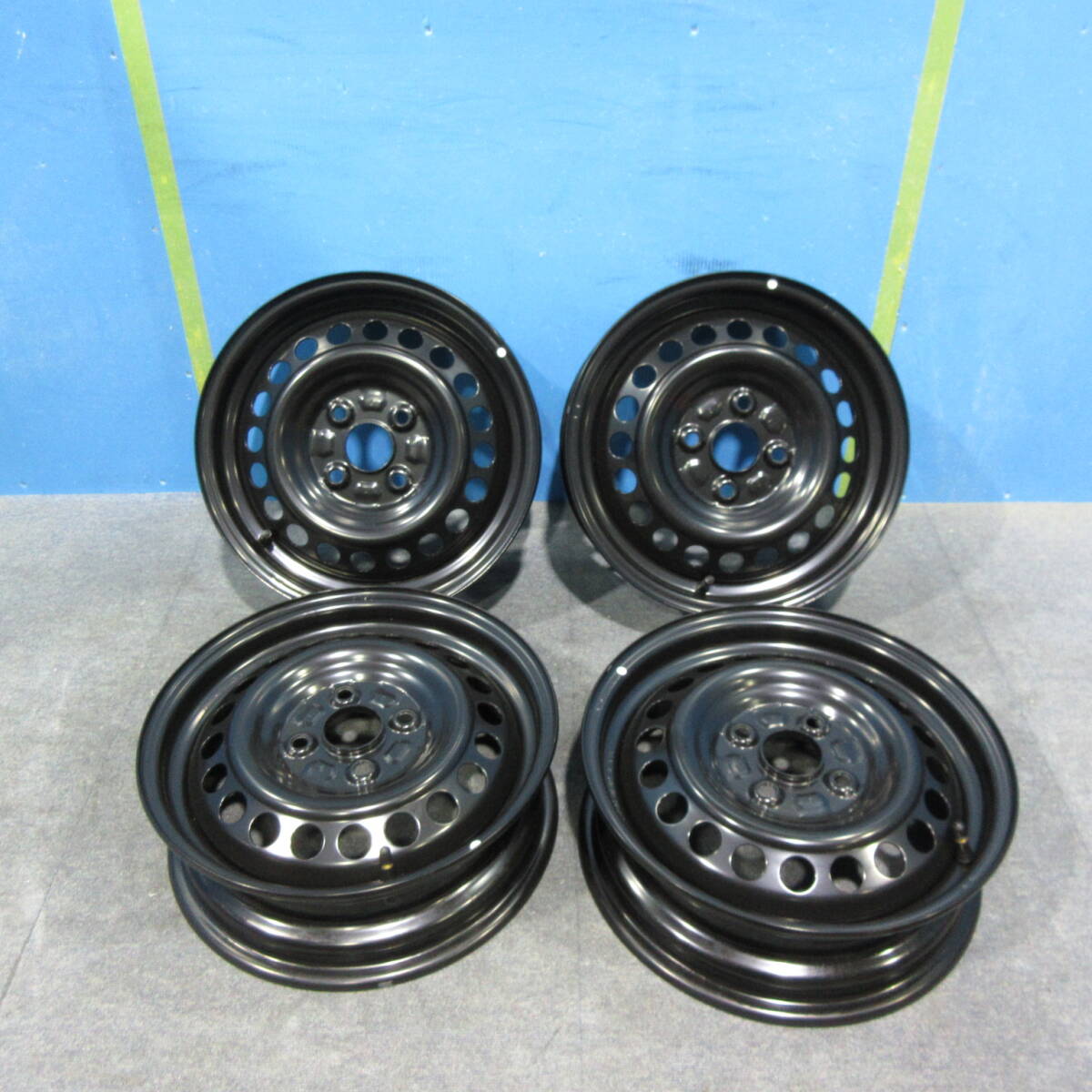 未使用】新品 未開封 ムーブキャンバス 純正ホイールキャップ 14インチ