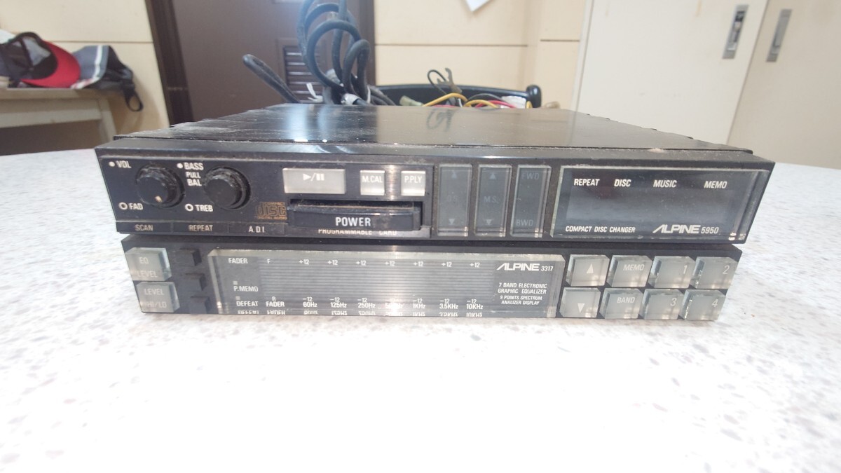 中古】ALPINE 3連奏インダッシュCDチェンジャー内蔵 カセット