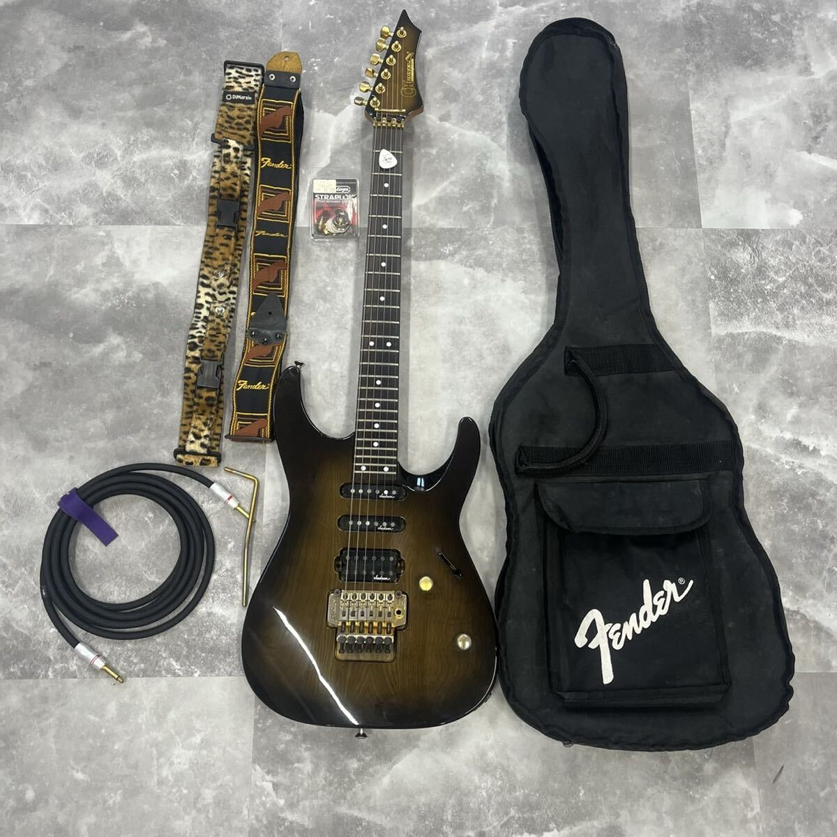 □ Charvel Jackson シャーベル ジャクソン 日本製ストラトギター 80