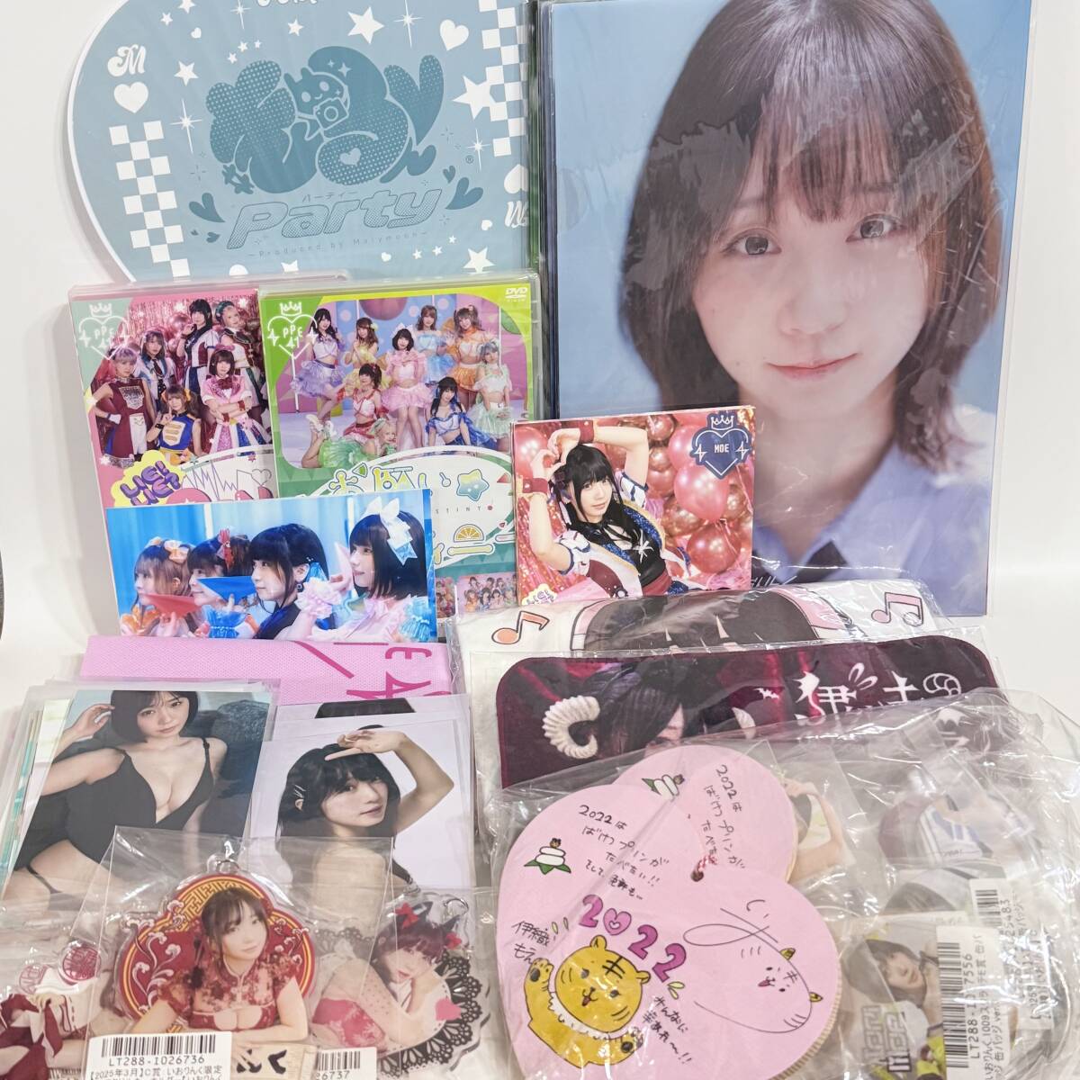 新品】伊織もえ【チェキ】写真【同梱可能】水着 メイド2点セットの落札