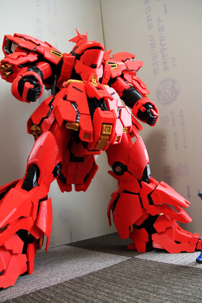RG 1/144 サザビー ウェザリング塗装 完成品 MSN-04 SAZABI ガンダム