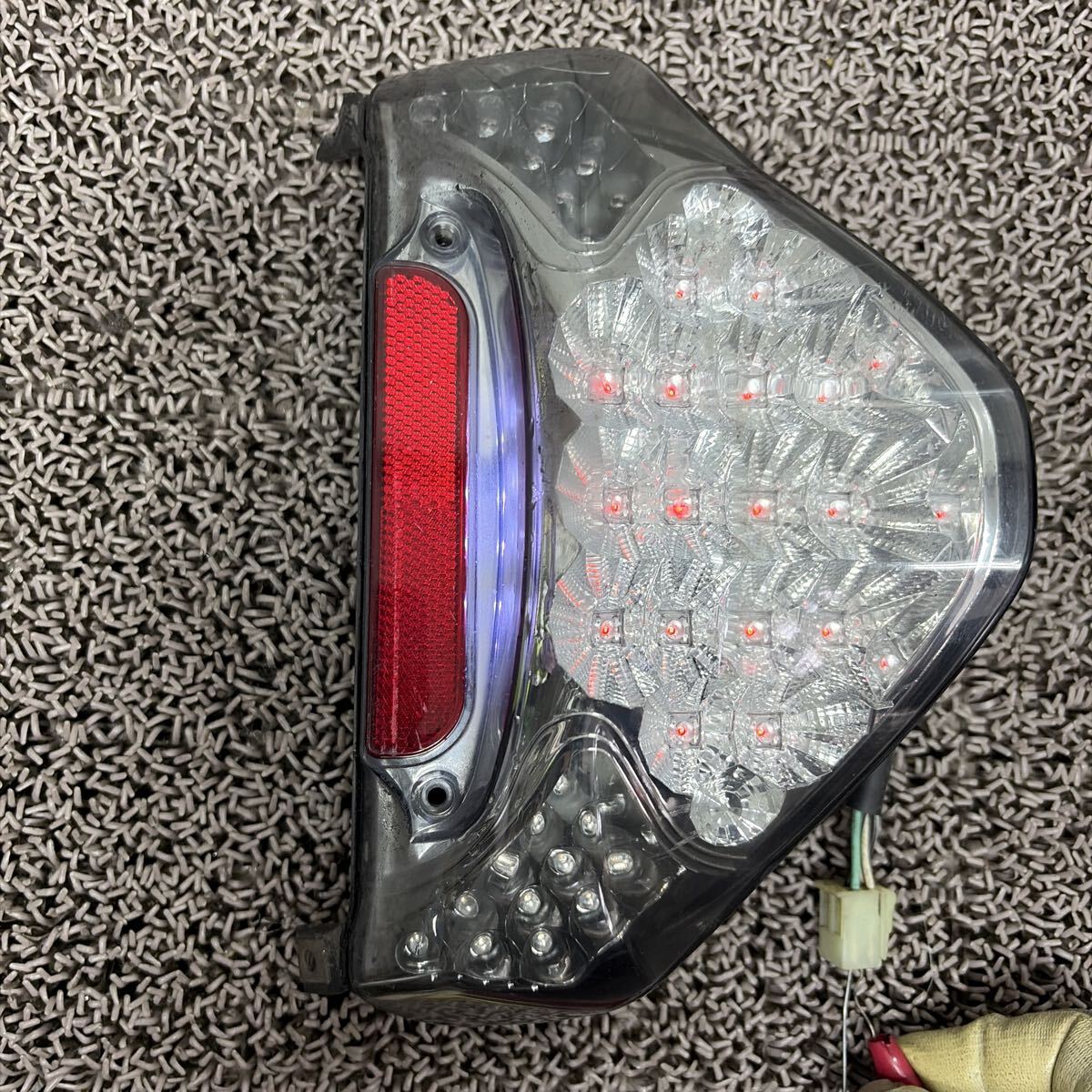 v125g 廃盤希少新品台湾テール(紅白テール) v125g 廃盤希少新品台湾テール(紅白テール) v125g 廃盤希少新品台湾