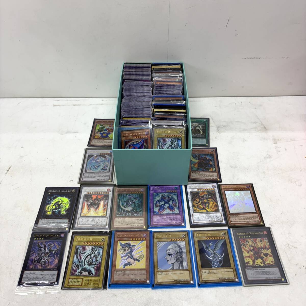 目立った傷や汚れなし】キラカード 遊戯王カード ブラックマジシャン