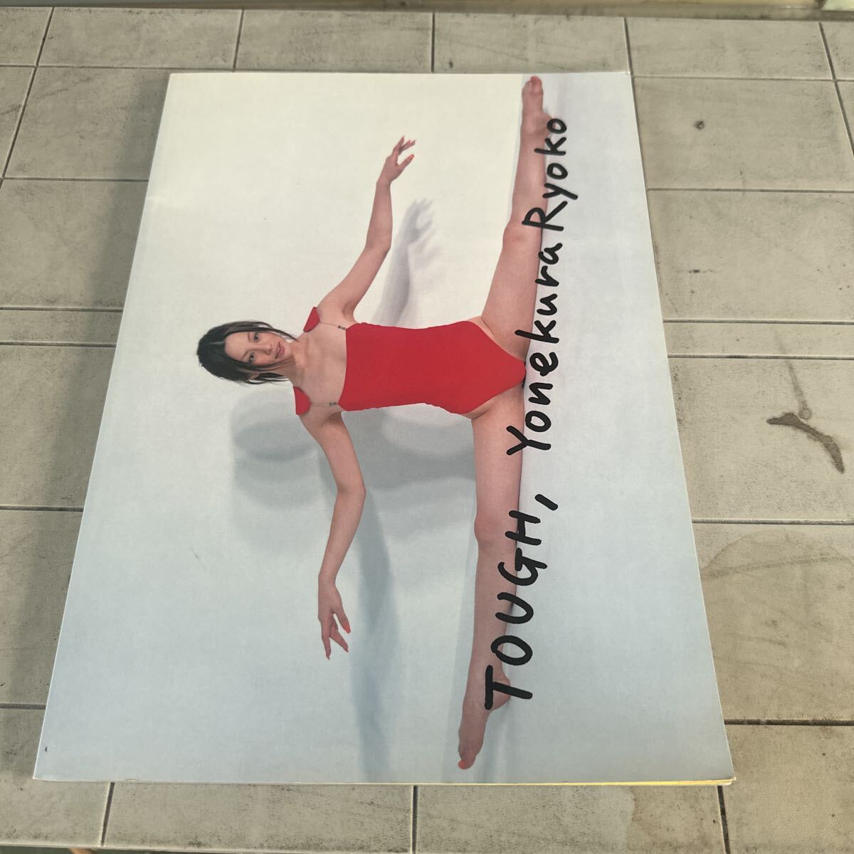 中古】米倉涼子写真集 TOUGH(タフ) 初版 サイン付の落札情報詳細