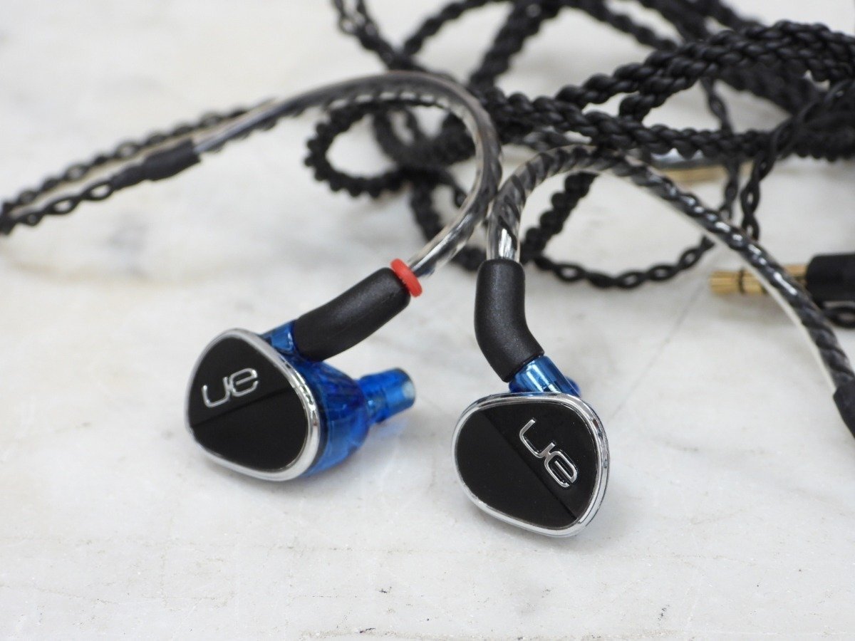 中古】☆Ultimate Ears UE5Pro カスタム+8N-OFCリケーブル☆の落札情報
