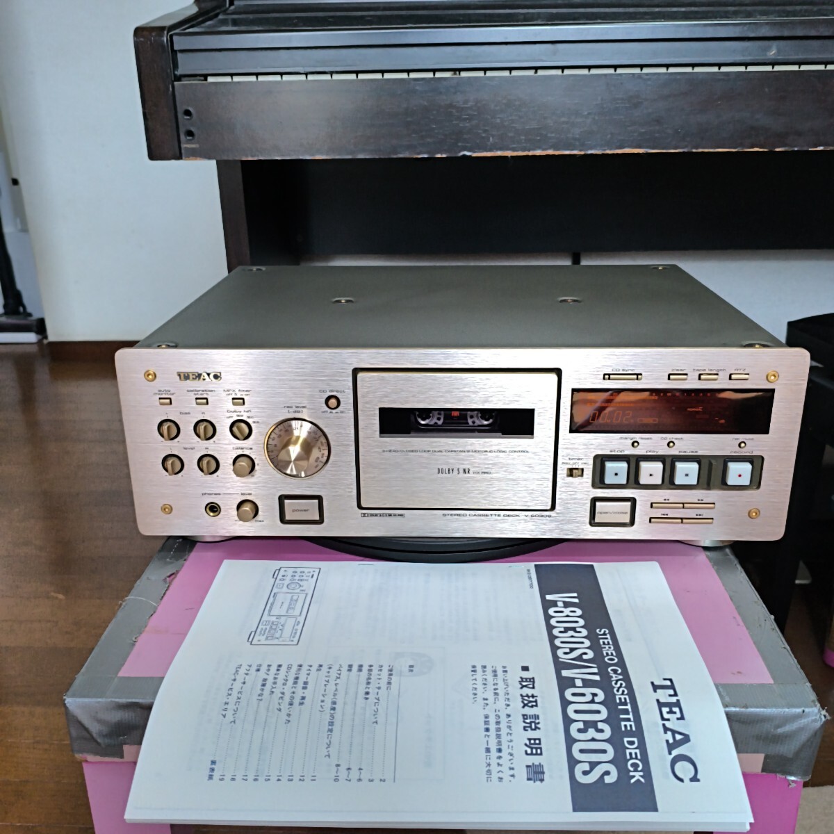 TEAC ティアック V-3RXカセットデッキ レトロ 中古ベルト交換済みの