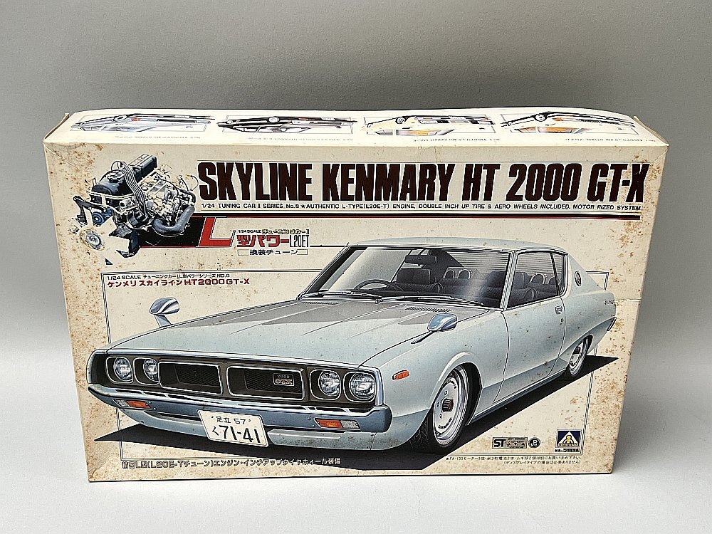 新品】アオシマ 1/24 ザ・チューニングカー 八の字 スカイライン 4Dr