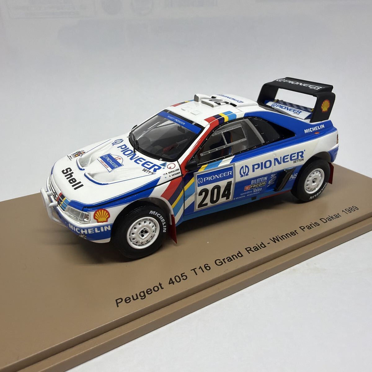 タミヤ1/24プジョー405T16GR '90年パリダカールラリー優勝車の