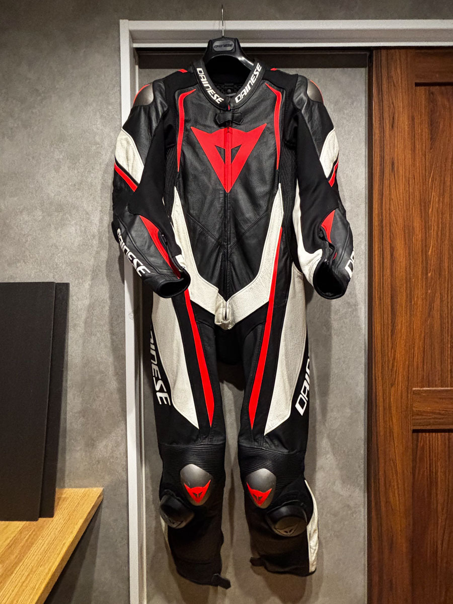DAINESE ダイネーゼ レーシングスーツ ツナギ ジャケット 用 ハンガー