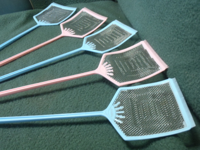 新品 昭和レトロ 害虫駆除 ハエたたき ブルー ピンク 5個セット ハエつかみ付 経年未使用品 現状渡し 補償なし送料350円から 317b の落札情報詳細 ヤフオク落札価格情報 オークフリー スマートフォン版