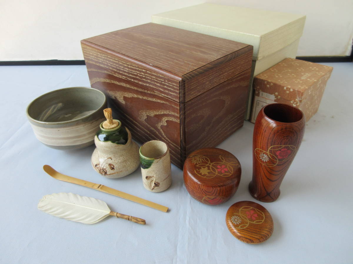ほぼ未使用 茶道具 桑 短册箱 茶箱 茶道具一式 十二点セット 野点 茶道具 桑 短册箱 茶箱 茶道具一式 十二点セット 野点 元箱
