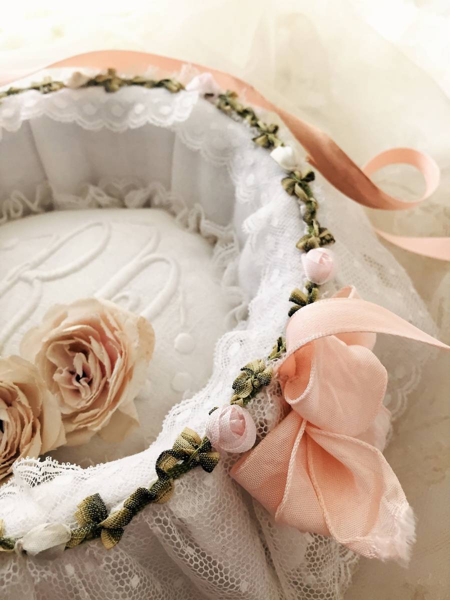 フランスアンティークチュールレースパニエ フラワーガールバスケット ドールベッド ロココトリム リボンワーク 手刺繍モノグラム の落札情報詳細 ヤフオク落札価格情報 オークフリー スマートフォン版