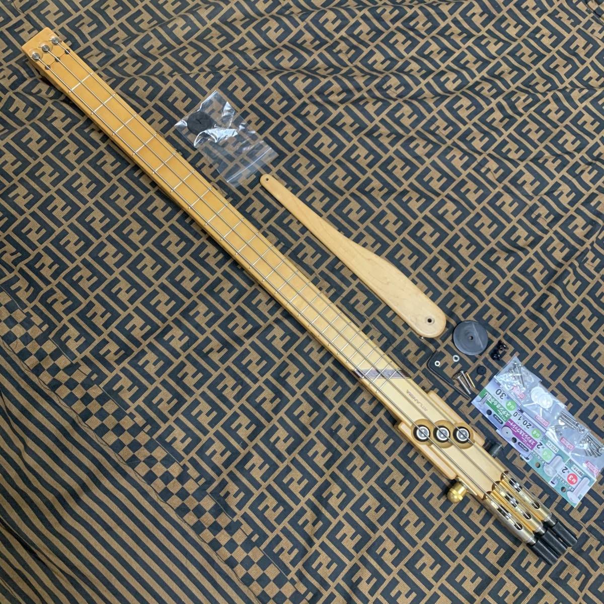 Atlansia 3弦ベース 弦組合わせ自由 超絶レア トライスター Tristar Bass オーバーホール済み ヘッドレス アトランシア 日本製 ケース付き の落札情報詳細 ヤフオク落札価格情報 オークフリー スマートフォン版