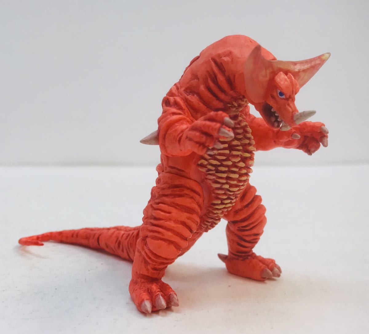DG ウルトラマン 2 / ゴモラ フィギュア 怪獣 デジタル・グレード 赤