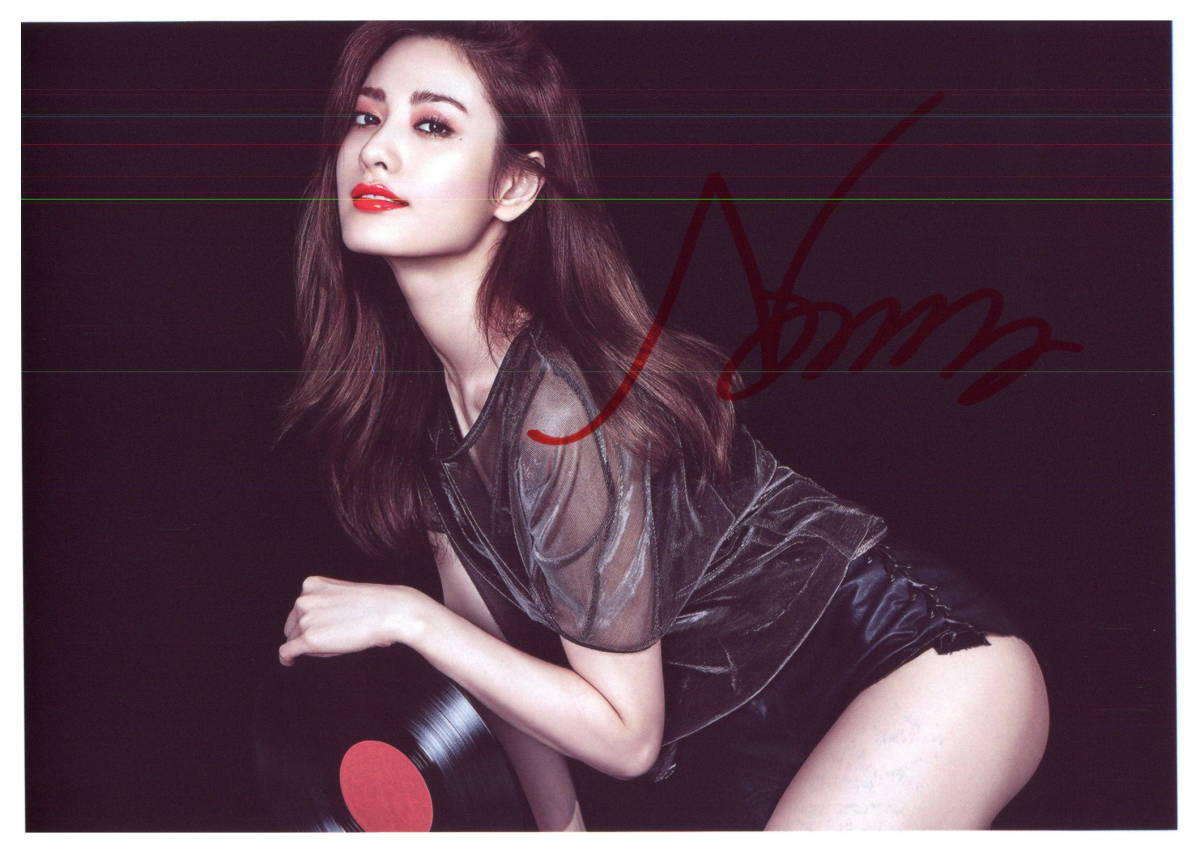 AFTERSCHOOL　NANAサイン入りスマホ AFTERSCHOOL Nanaの直筆サイン入りスマホ
