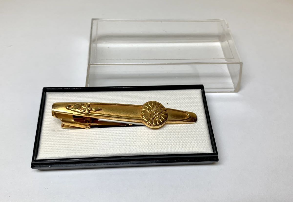 記念品☆靖国神社 ネクタイピン 金色 限定品☆中古品 奉賛会 菊花紋章