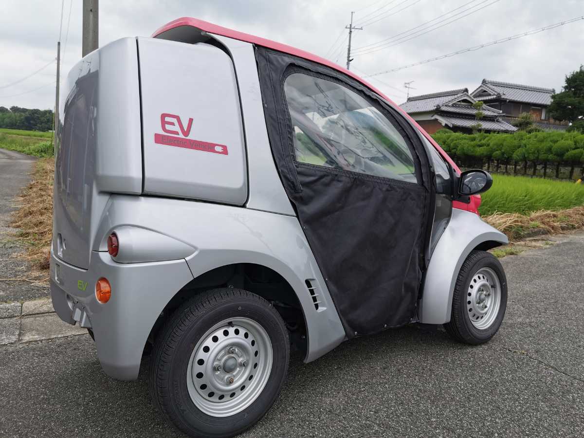 トヨタ コムス デリバリー 塗装レス (TAK30;平成25年式;ミニカー) トヨタ コムス デリバリー 塗装レス (TAK30;平成25年式;ミニカー