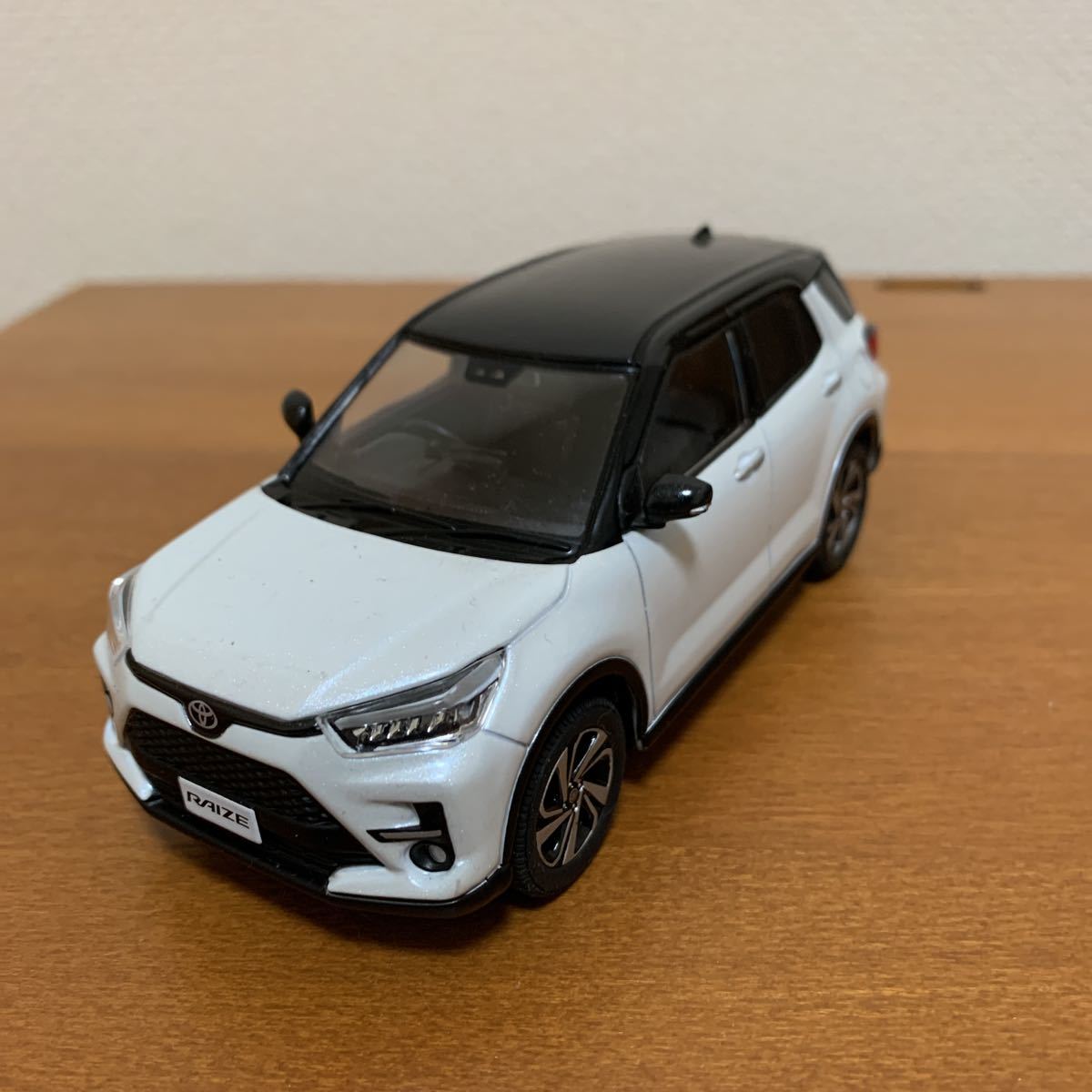 TOYOTA RAIZE 1/30 ダイキャスト製 ミニカー 黒