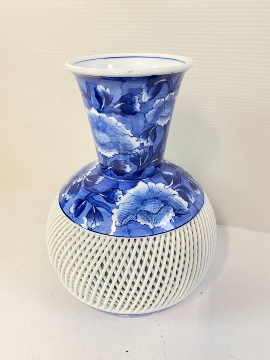 ☆美品☆　有田焼　花瓶　琴峰 作　透かし 編み目　花びん　フラワーベース 有田焼美品花瓶琴峰 作透かし 花びん