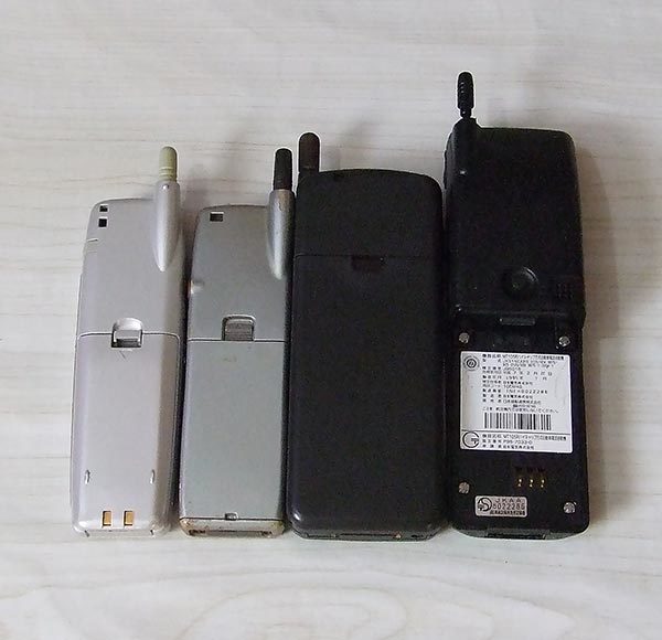 IDO MT105 / MT302 / デジタルミニモ 521G II / 525G 携帯電話