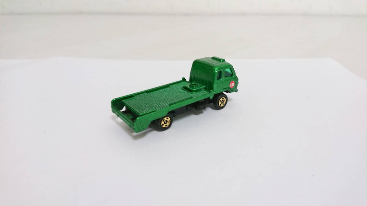 トミカ 日産 ディーゼル UD コンドル ブルドーザーキャリア 重機運搬車