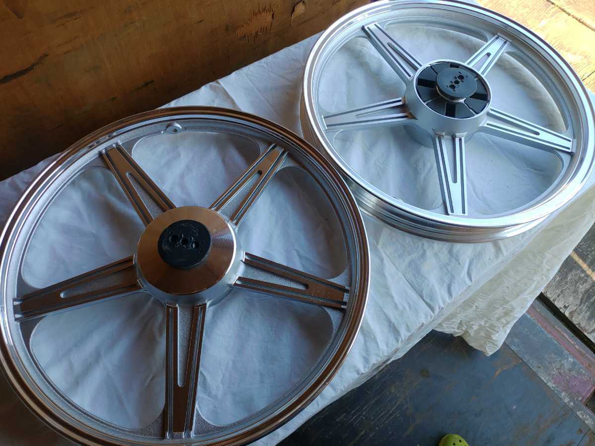 新品】キャストホイール17インチ 1.4 1.6 スーパーカブ、ベンリーCD50