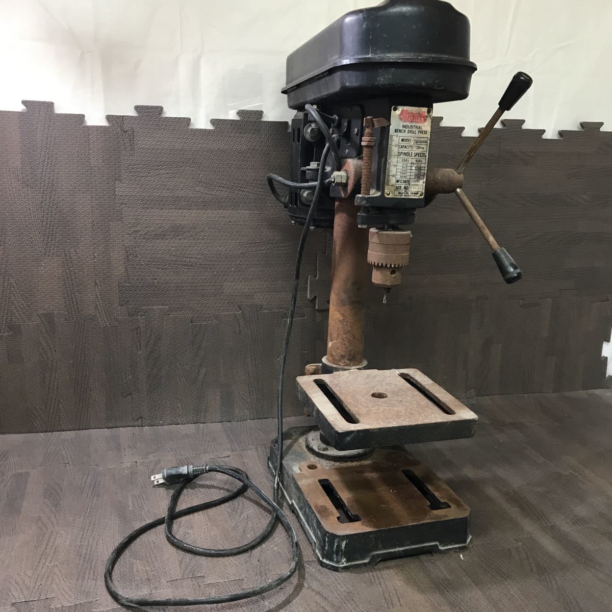 北海道旭川市直接取引歓迎 COLINS コリンズ Quality TOOL 5速卓上ボール盤 TG12002 チャック 13mm 100V 通電動作確認済 電動工具 5速卓上ボール盤 TG12002 電動工具 100V 動作確認 卓上ボール盤 TOOL