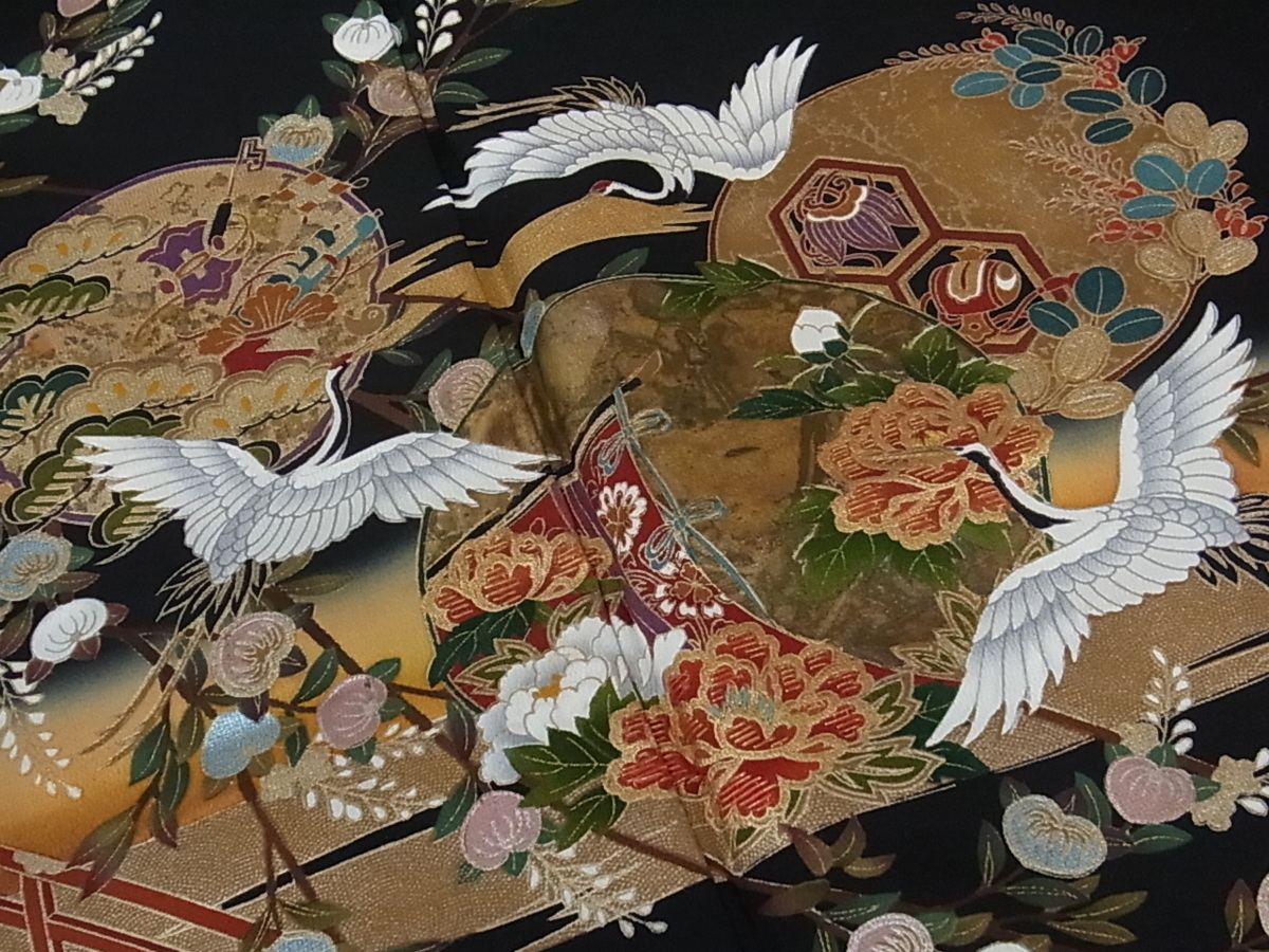 着物屋こころ 谷崎潤一郎の世界 黒留袖 飛鶴花丸文 金彩 逸品 Ci501 の落札情報詳細 ヤフオク落札価格情報 オークフリー スマートフォン版