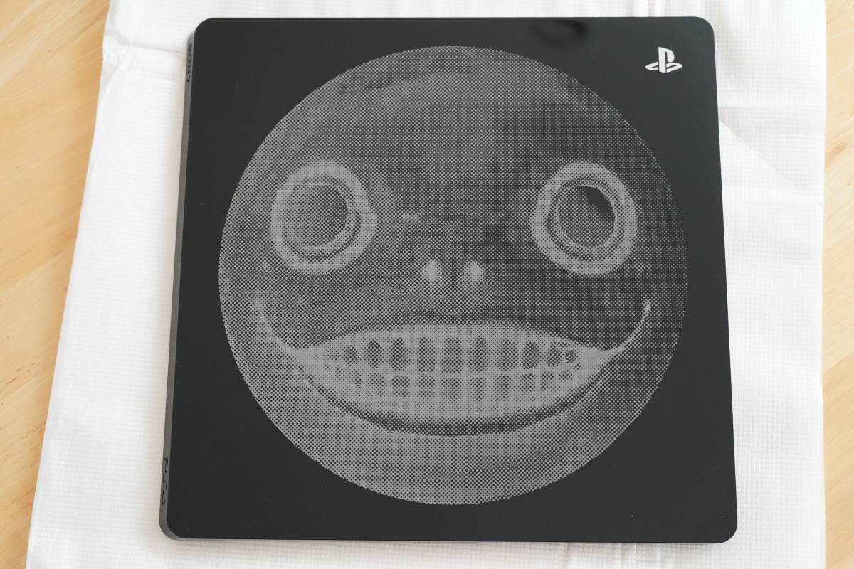 ソニーストア限定 NieR:Automata PS4トップカバー エミール