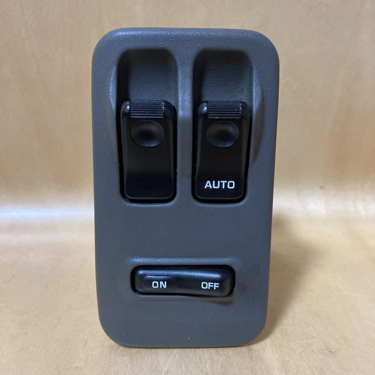 オートザムキャロル （AA6PA） パワーウインドウ スイッチ 右側の落札