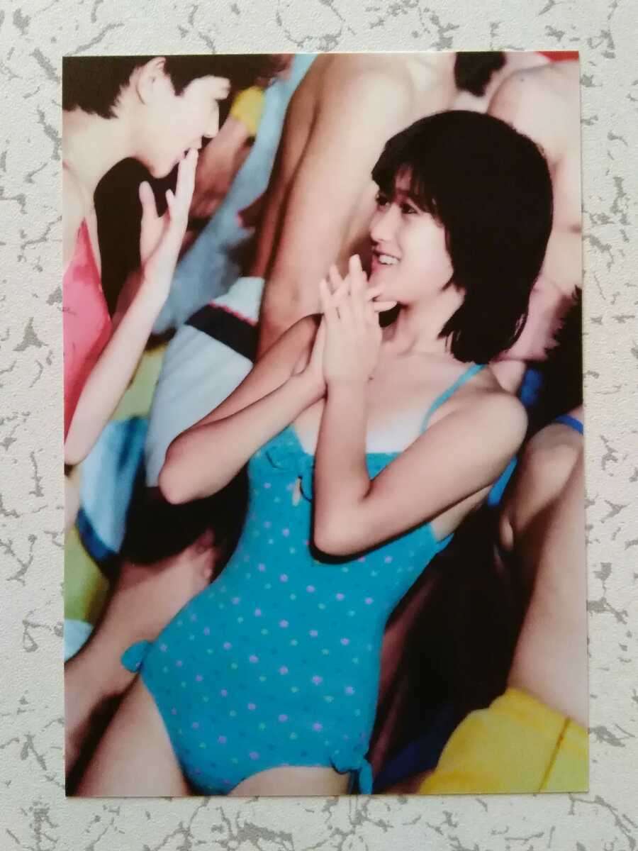岡田有希子の水泳大会での貴重なオフショット10枚A4写真ラミネート　水着　昭和 岡田有希子