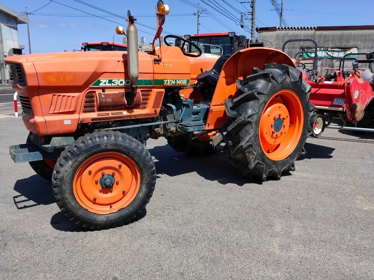 鳥取県発】ジャンク クボタ トラクター ZL300 型式：L3001 30