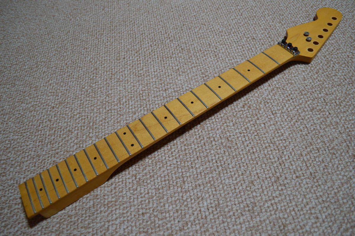 ○LEFTY!?!リバースヘッド?のSTRATOCASTER/ストラトキャスターネック