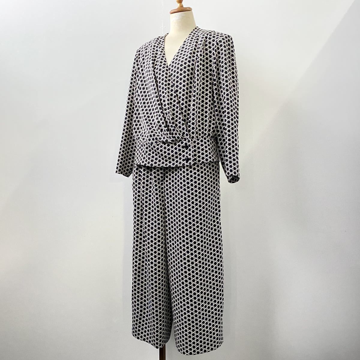 極美品■HIROKO KOSHINO セットアップ3点セットM スカート 極美品□HIROKO KOSHINO セットアップ3点セットM スカート
