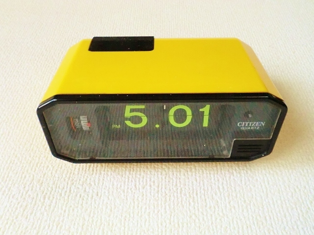 シチズン(CITIZEN) 昭和レトロ(パタパタ時計)8RD104黄色 CITIZEN