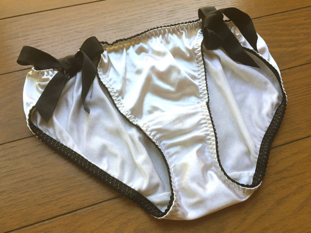 ギャル　サテン　パンティ 新品】【ギャル・キャスト・お姉さん風ショーツ】テカテカ光沢サテンにひもがセクシーなオフ白のパンティ♪タンス整理品/難あり/エコ/処分下着♪の落札情報詳細  - Yahoo!オークション落札価格検索 オークフリー