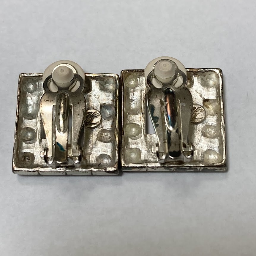 No821 KARL LAGERFELDイヤリング アクセサリー