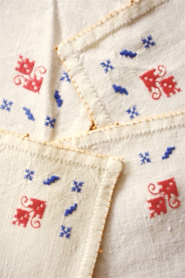 【その他】14cm 4枚セット フランスアンティーク 手刺繍手縫い 麻 古典的単純と花々のリネンコースター2 ドイリー 刺繍 ヴィンテージの落札情報詳細 Yahooオークション落札価格 