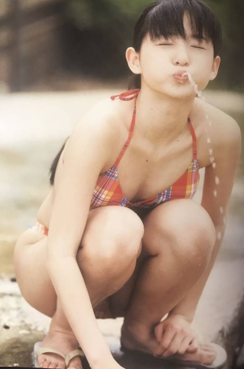 ジュニアアイドル　四つん這い 