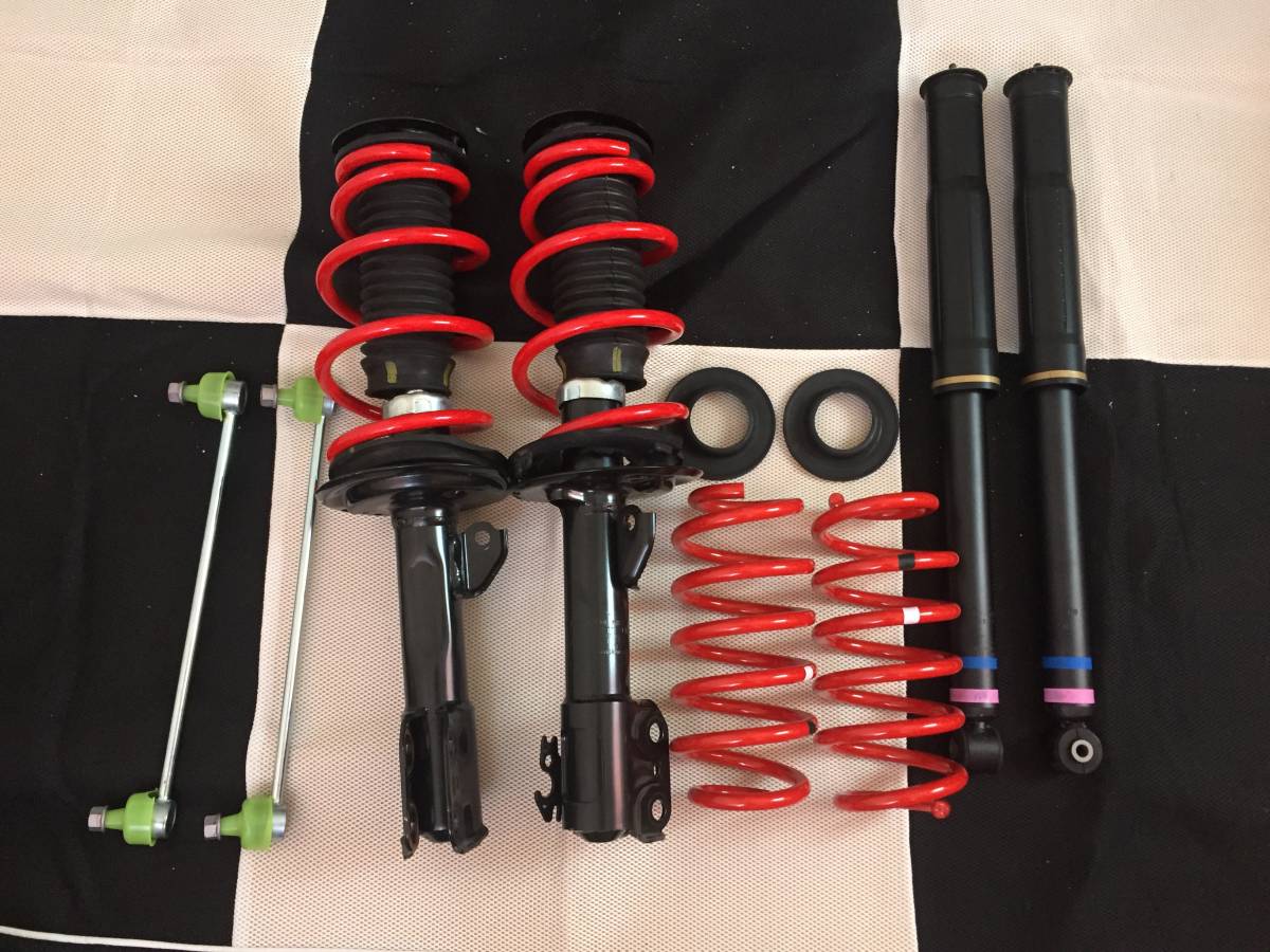 新車外し品 純正NHP10 アクア AQUA ノーマル サスペンション 1台分