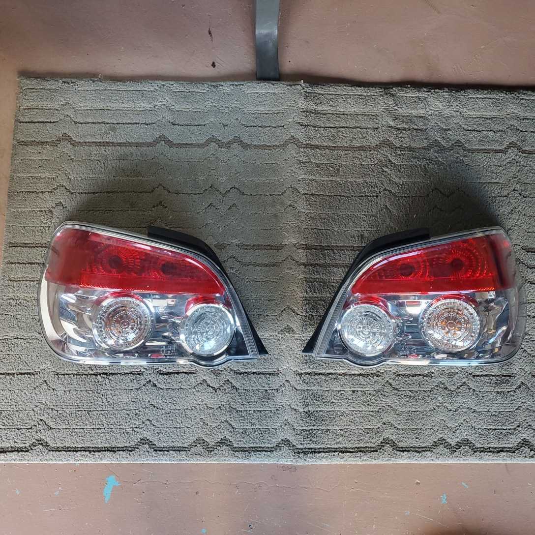 GDB鷹目インプレッサ　テールライト　傷なし 目立った傷や汚れなしスバル インプレッサ GDB 純正 テールレンズ