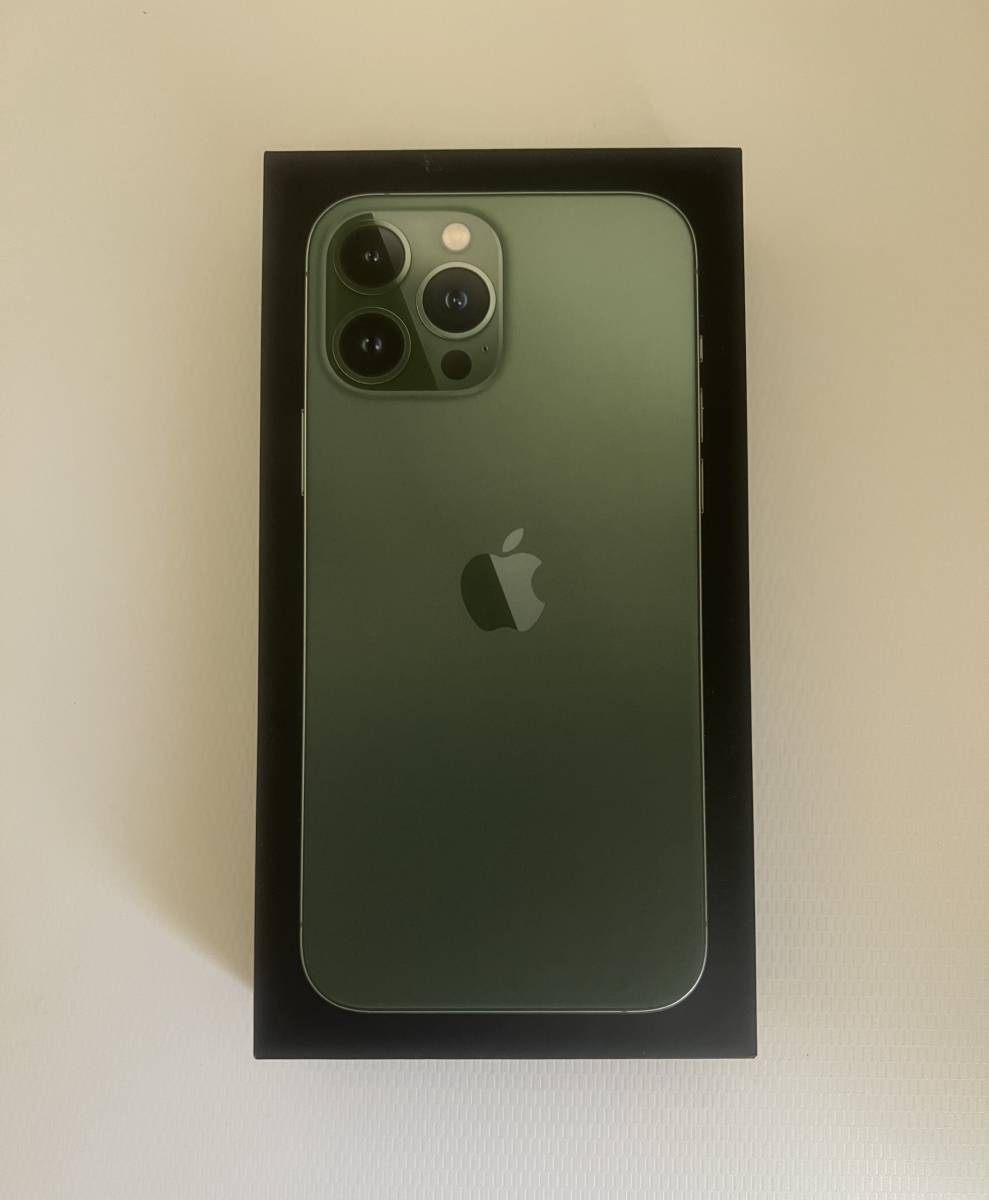 iPhone 13のグリーンとiPhone 13 Proのアルパイングリーンのレビュー：「飽和している」が「微妙な表現」