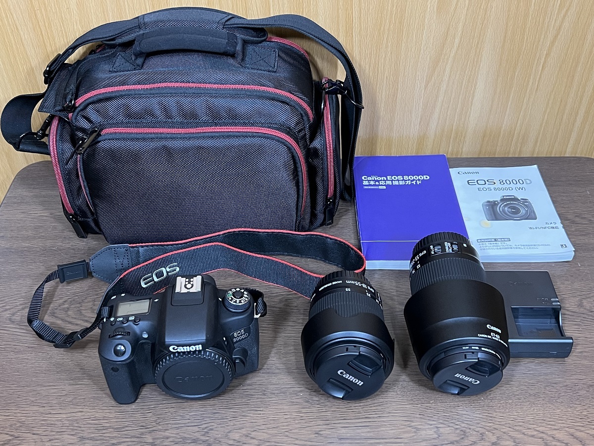 Canon ショット数4000の極美品！Canon EOS 8000D Wレンズキット