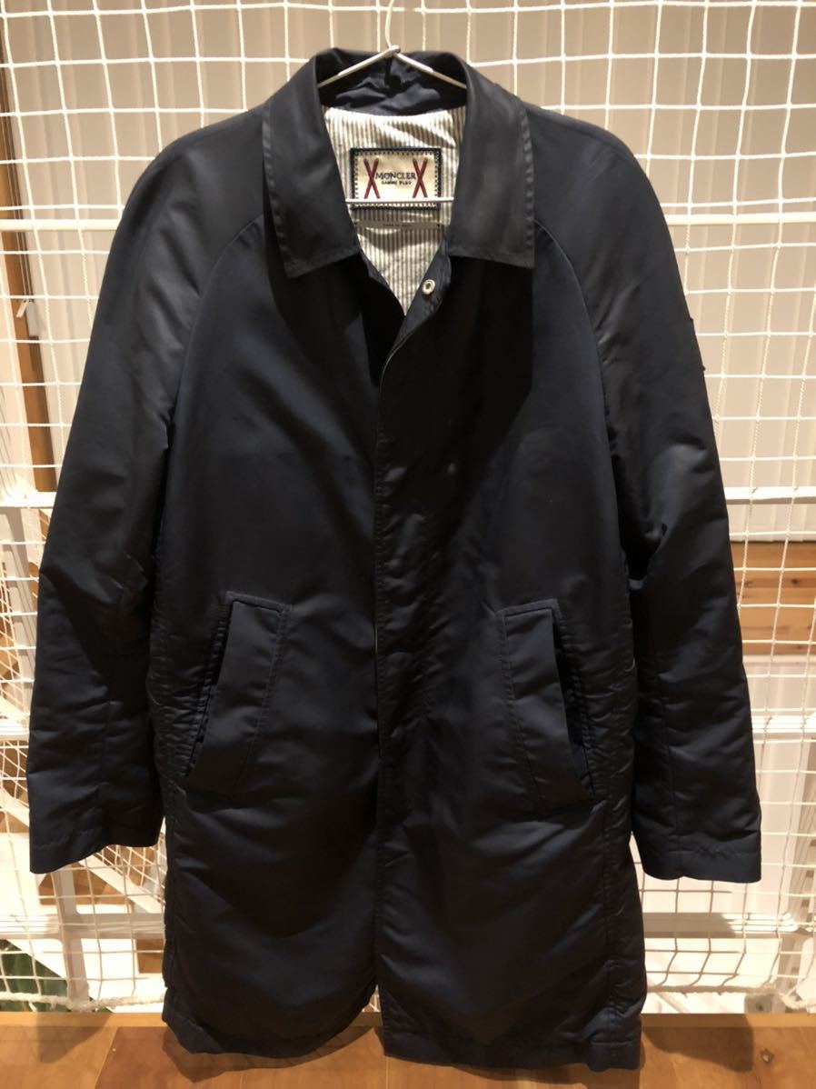 【やや傷や汚れあり】トム・ブラウン（Thom Browne）「モンクレール ガム・ブルー（MONCLER GAMME BLEU）」ステンカラー