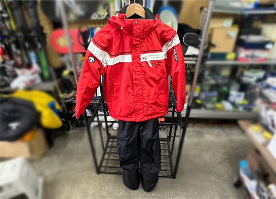 DESCENTE スキーウエア上下 150（やや傷や汚れあり】デサント