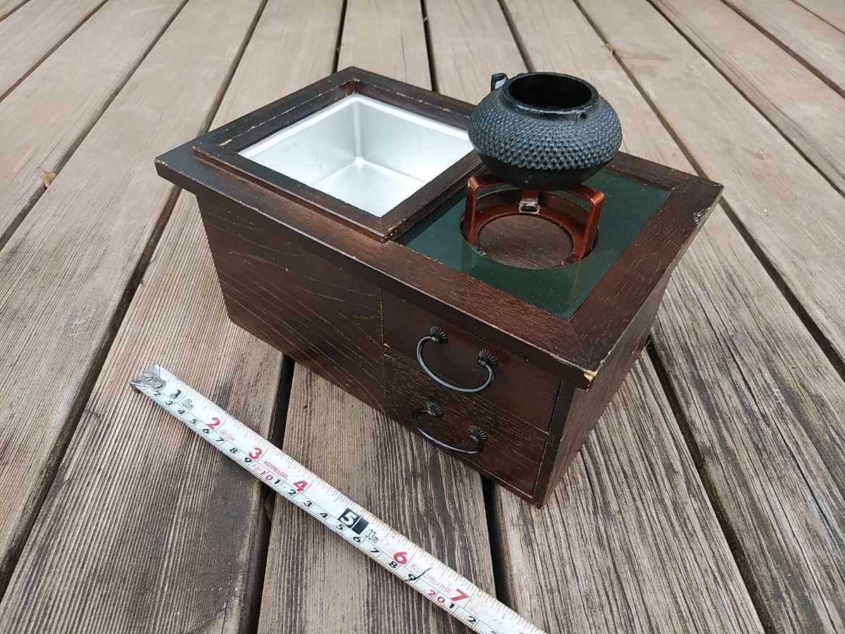 長火鉢 関西火鉢 囲炉裏 木製 引き出し収納付 五徳付 灰付 天板付 古道具 Amazon.co.jp: 長火鉢 角火鉢 関西火鉢 囲炉裏 五徳火箸・灰なら